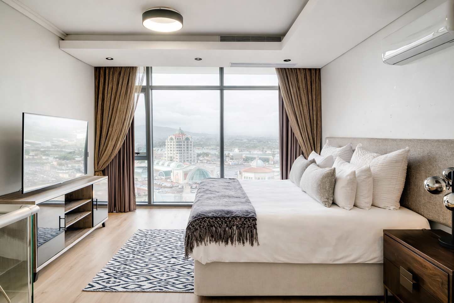 Crystal Towers Presidential Penthouse