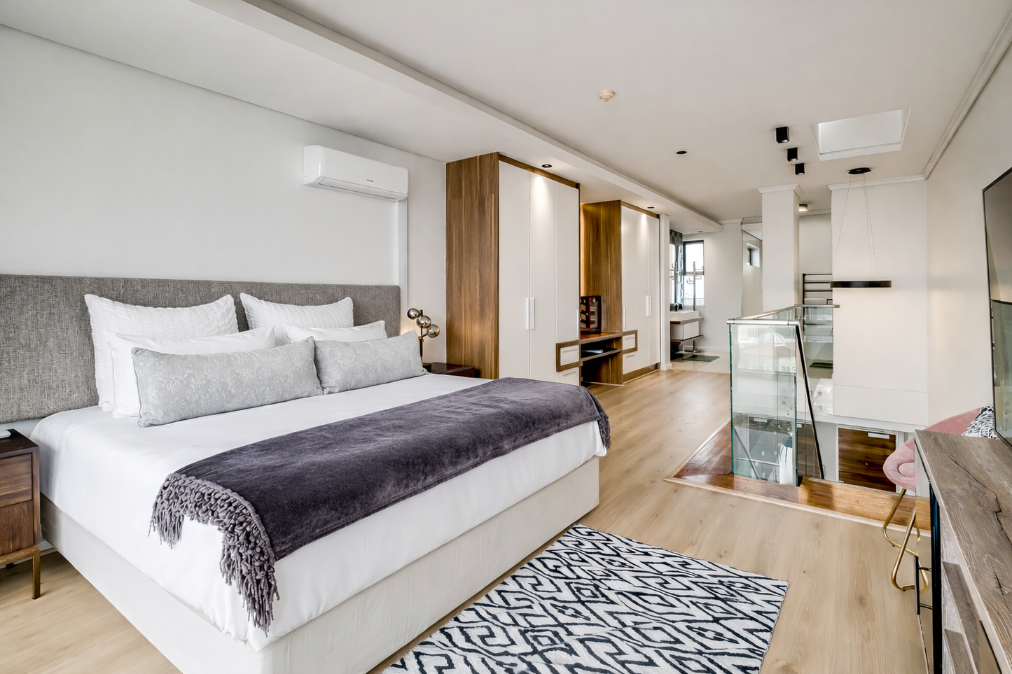 Crystal Towers Presidential Penthouse