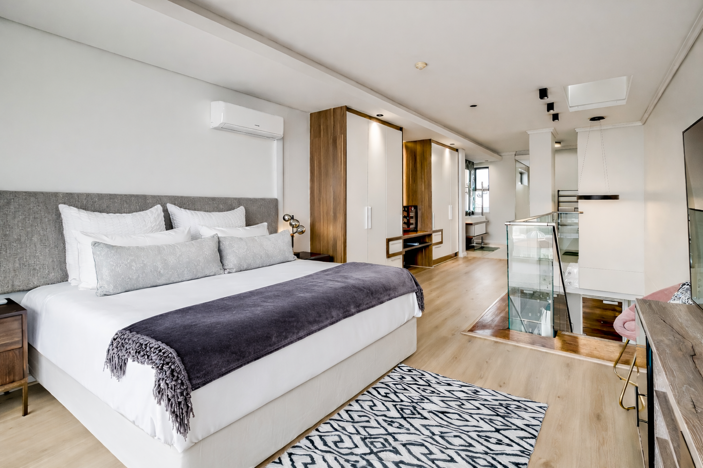 Crystal Towers Presidential Penthouse