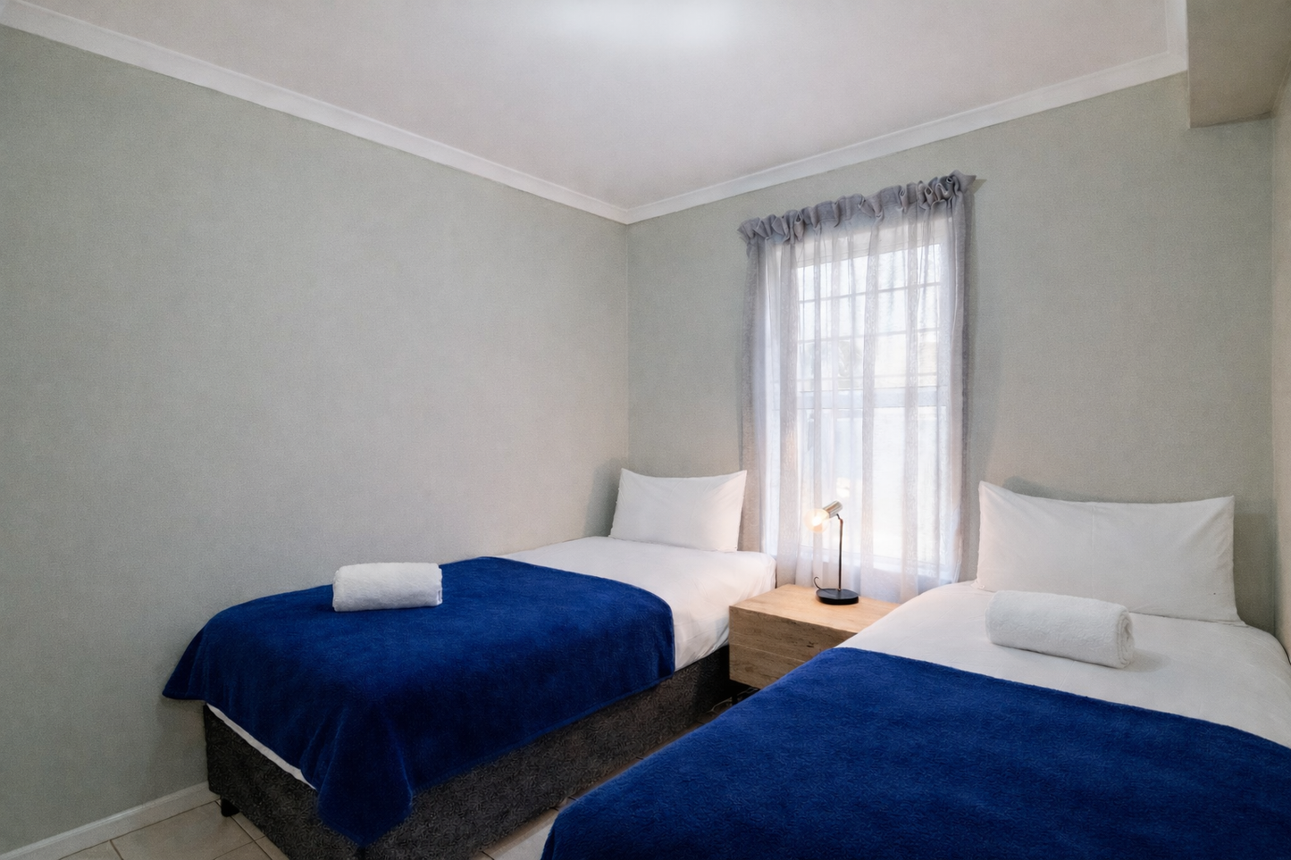 Century On Lake Moorings